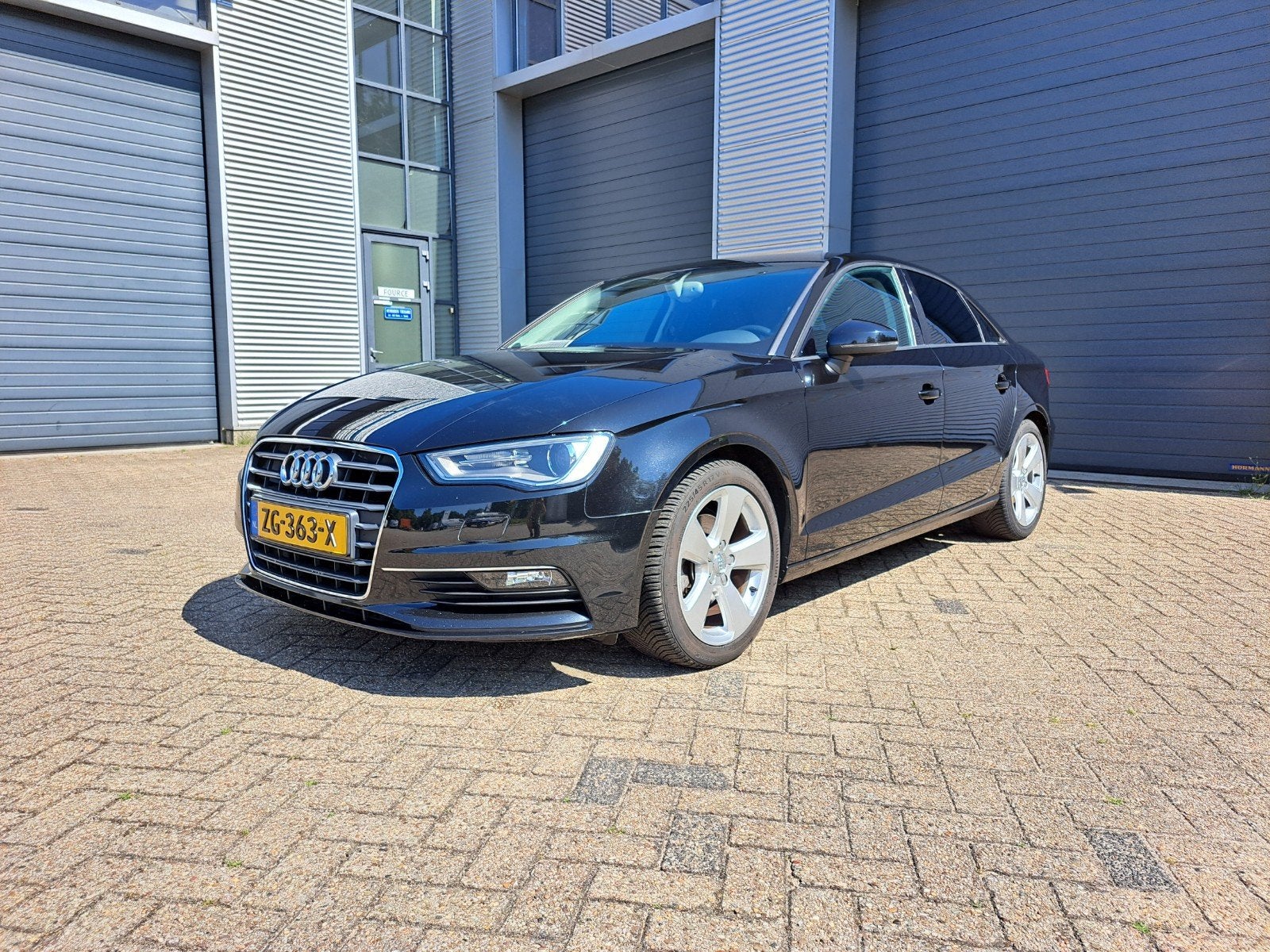 Audi A3 1.4 TFSI Ambition Pro Line S 92KW Sedan 2015 Zwart, Auto's, Audi, Voorwielaandrijving, Euro 6, 4 cilinders, Zwart