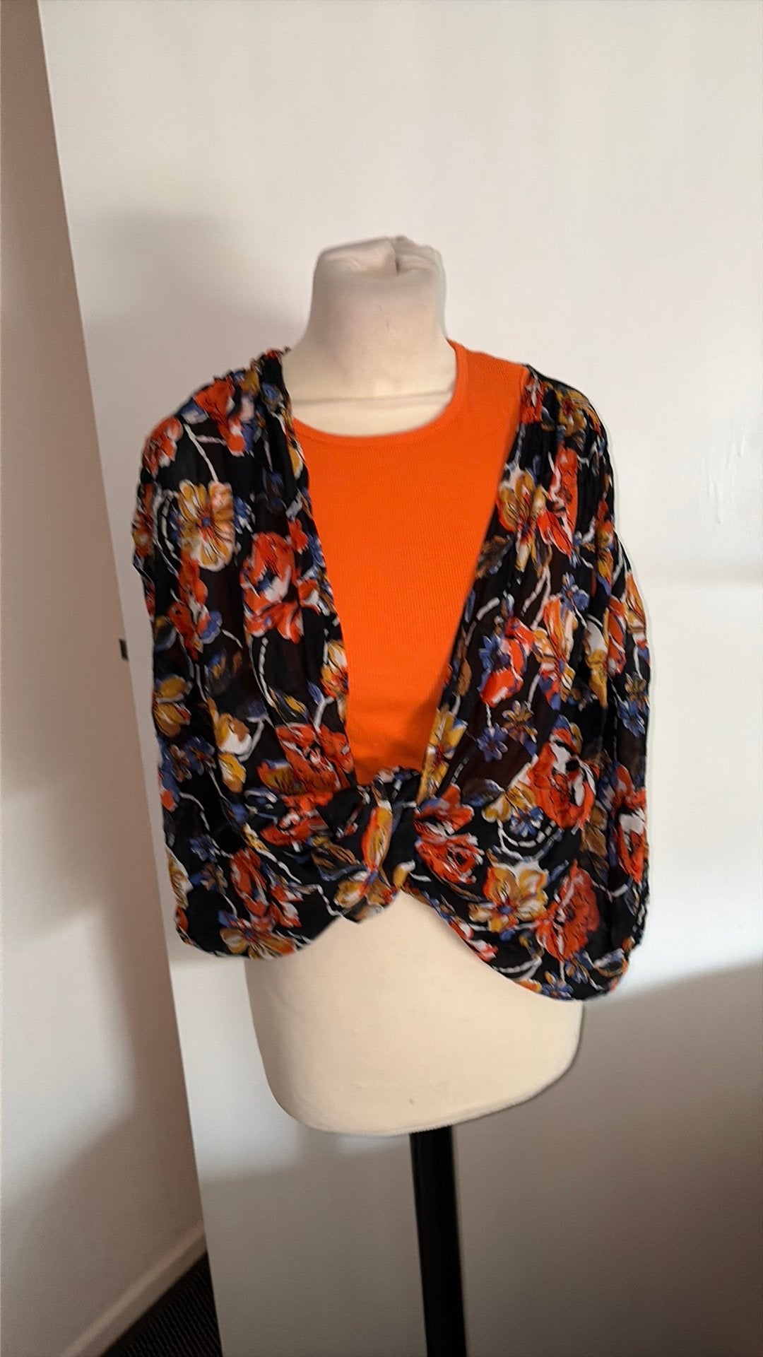 Bolero  met top mt m, Ophalen of Verzenden, Zo goed als nieuw