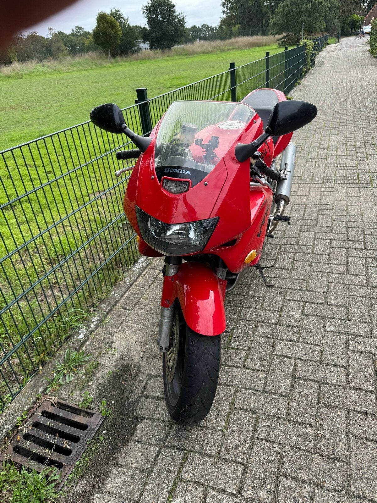 Honda VTR 1000F Firestorm - Licht beschadigd, Motoren, Particulier, Gebruikt, Sport