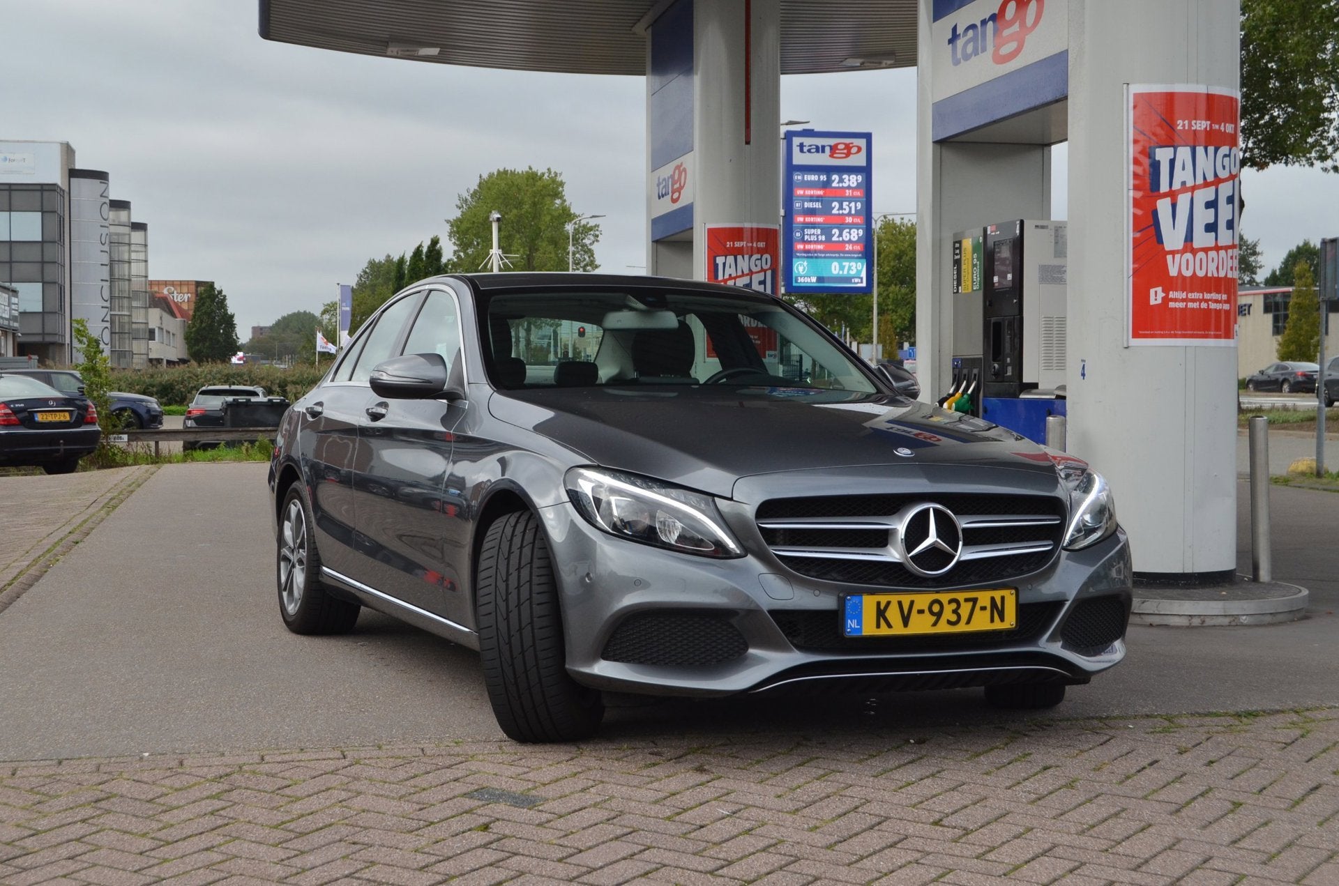 Foto 2 van Mercedes-Benz C-klasse 350 e LUCHTVERING|TREKHAAK|HALF LEER|