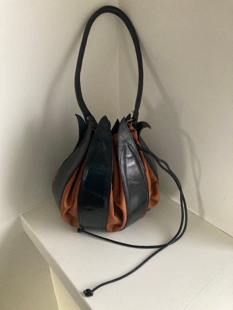 Klassieke Tulip tas - By-Lin, Ophalen of Verzenden, Gebruikt, Zwart, Handtas