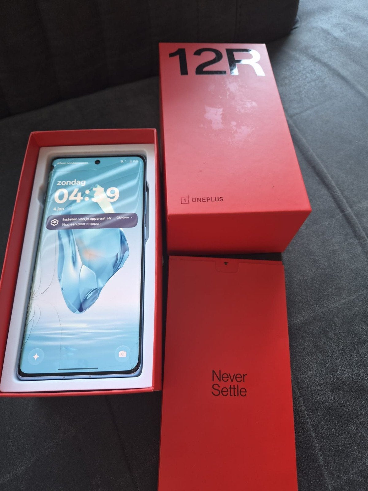 OnePlus 12R - Gebarsten scherm en achterkant, Telecommunicatie, Mobiele telefoons | Overige merken, Ophalen, Gebruikt, Zonder abonnement