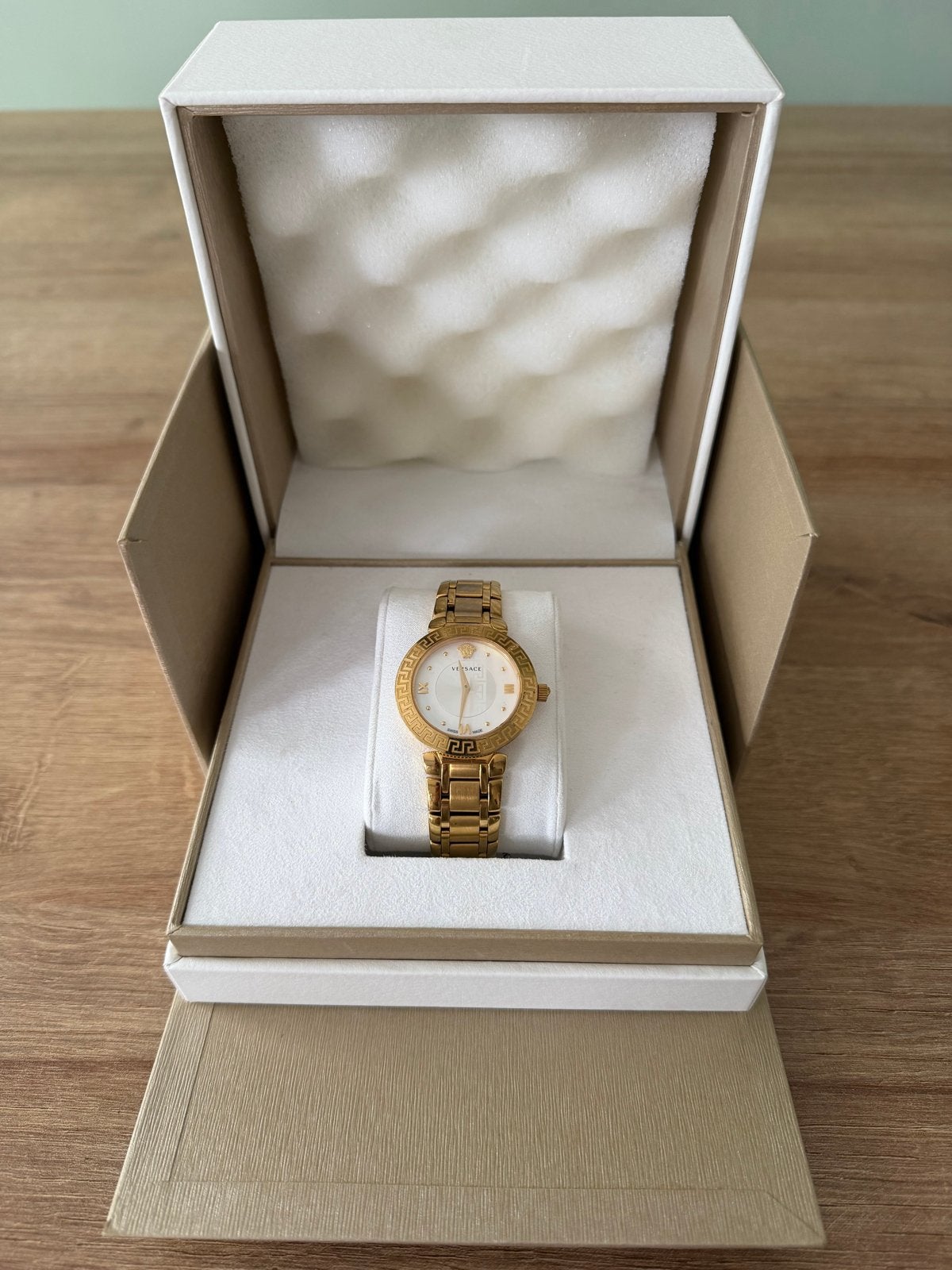 Versace Dameshorloge Goudkleurig - Elegant en Tijdloos, Overige merken, Staal, Polshorloge, Ophalen of Verzenden