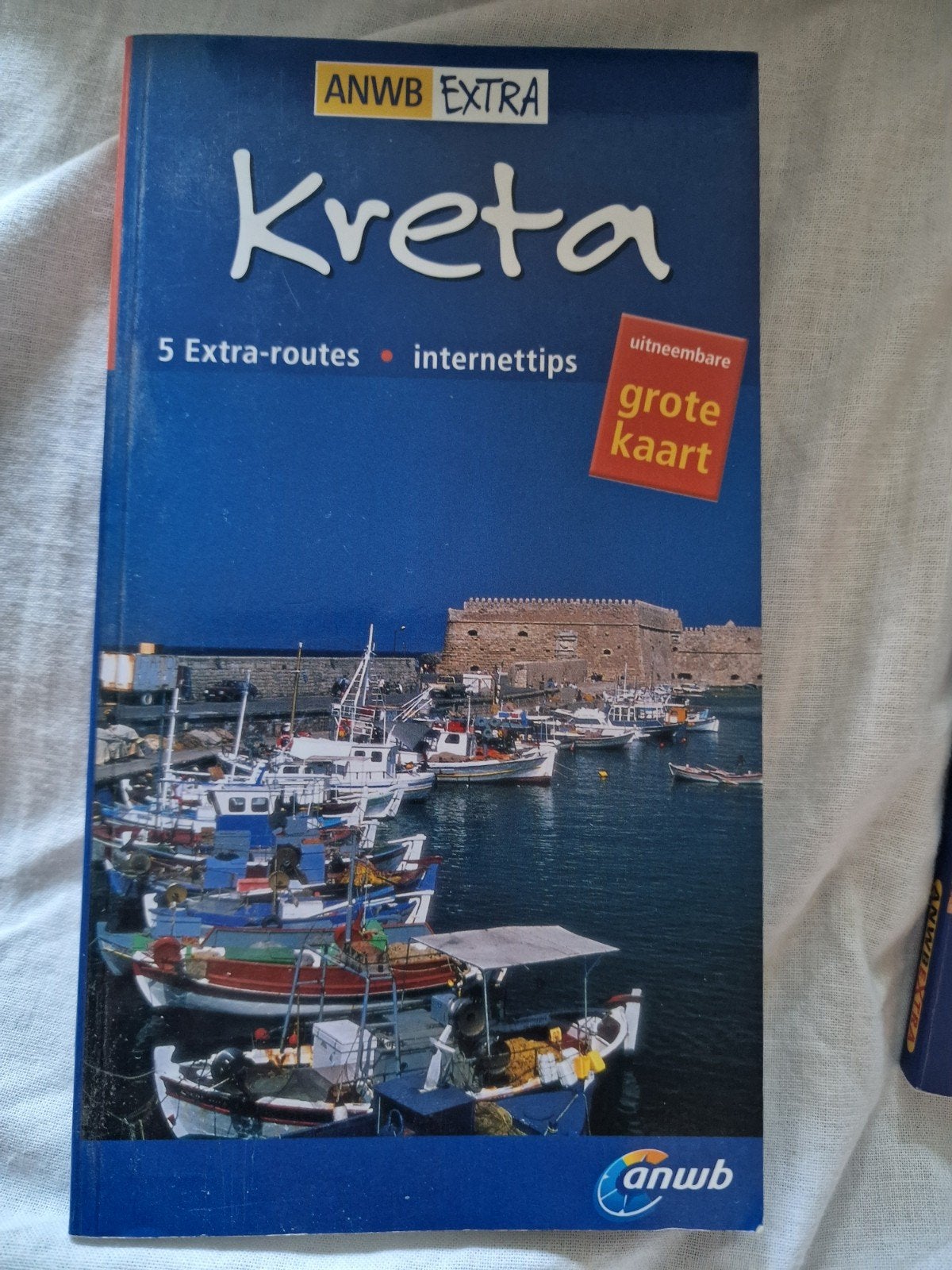 Kreta - Algarve - Pyreneeën, Ophalen of Verzenden, Europa, Reisgids of -boek, Overige merken