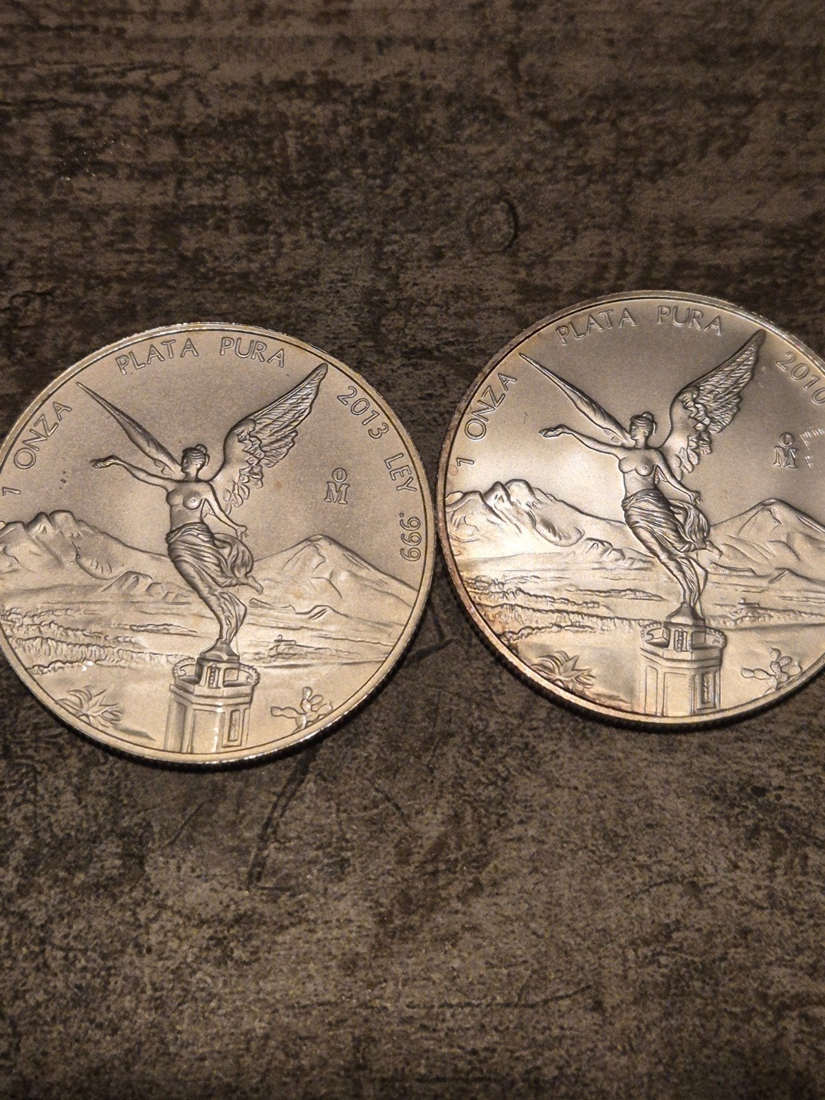 2x 1oz Zilveren Libertad Munten 2010 & 2013, Ophalen of Verzenden, Zilver