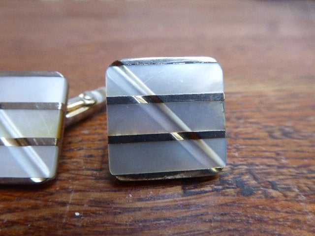 Paar art deco zilverkleurige manchetknopen met parelmoer, Ophalen of Verzenden, Dames