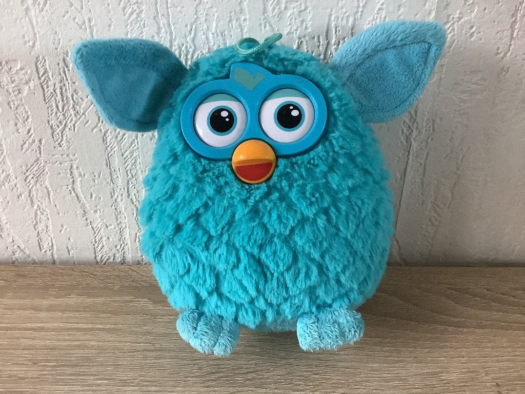 Furby knuffel Famosa Hasbro 16 cm hoog praat niet 4 euro, Kinderen en Baby's, Speelgoed | Knuffels en Pluche, Ophalen of Verzenden