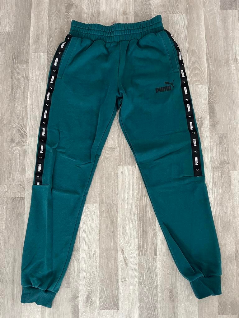Puma trainingsbroek groen met logo tape, Verzenden, Zo goed als nieuw, Maat 48/50 (M), Groen