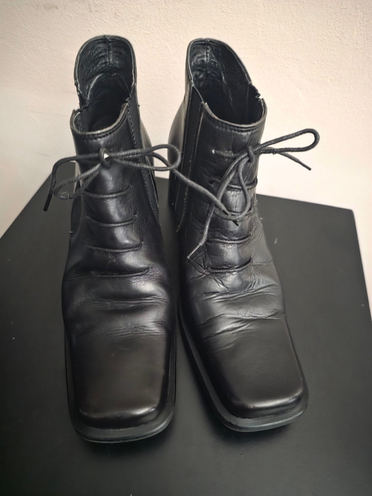 Elegant stoere leder enkellaarsjes maat 37, Zwart, Lage of Enkellaarzen, Ophalen of Verzenden, Zo goed als nieuw