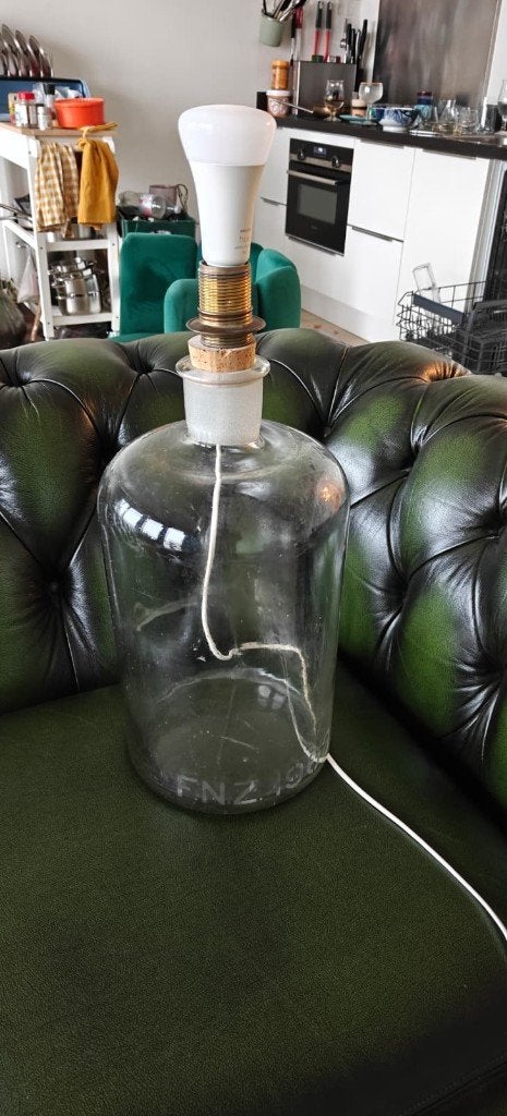 Glazen pot lamp, Ophalen