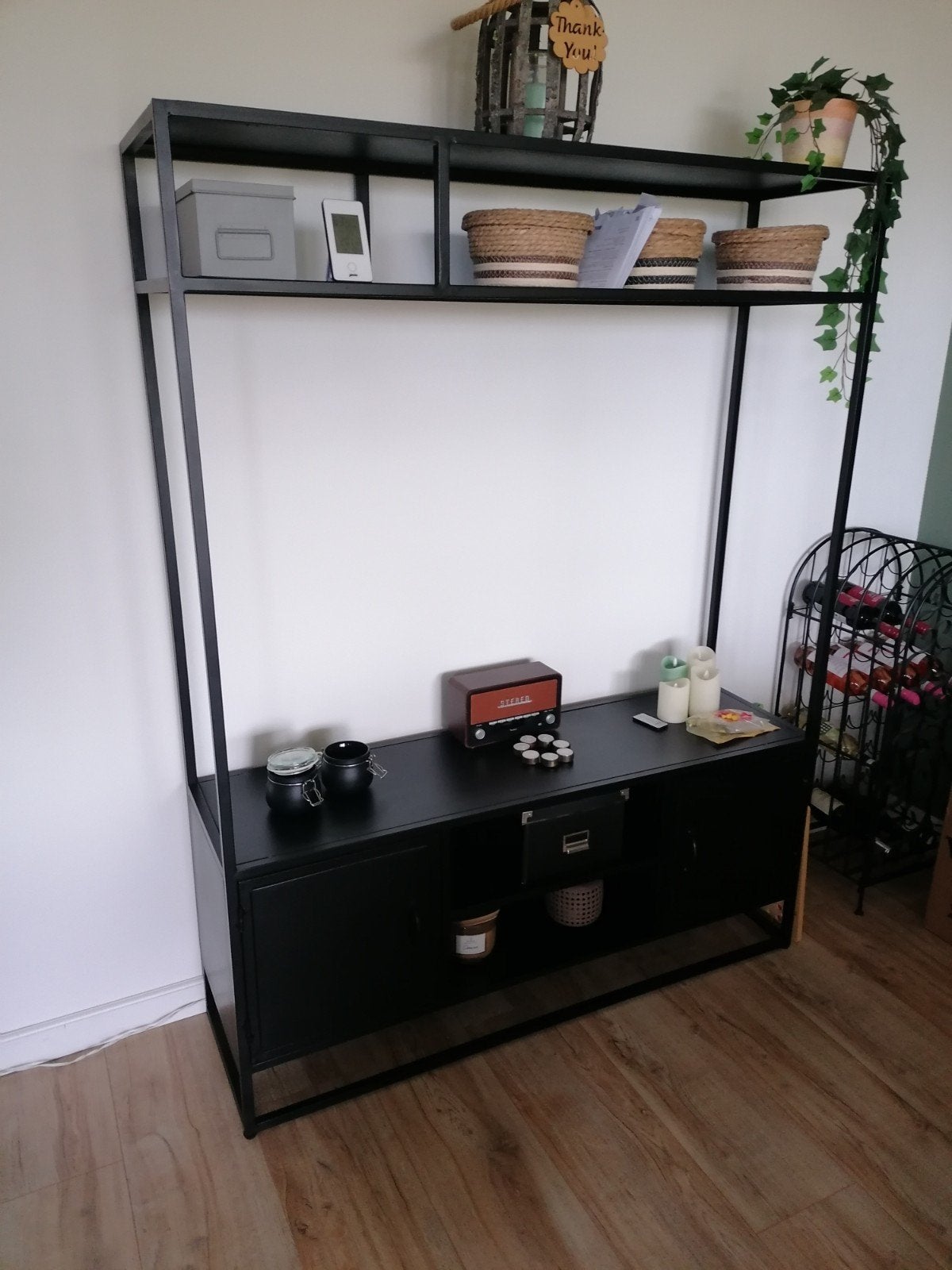 Zwart metalen open kast met opbergruimte, Huis en Inrichting, Ophalen, Zo goed als nieuw