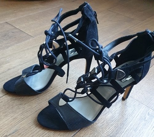 Pumps met Naaldhak BullBoxer (40), Kleding | Dames, Schoenen, Pumps, Zwart, Ophalen of Verzenden, Gedragen
