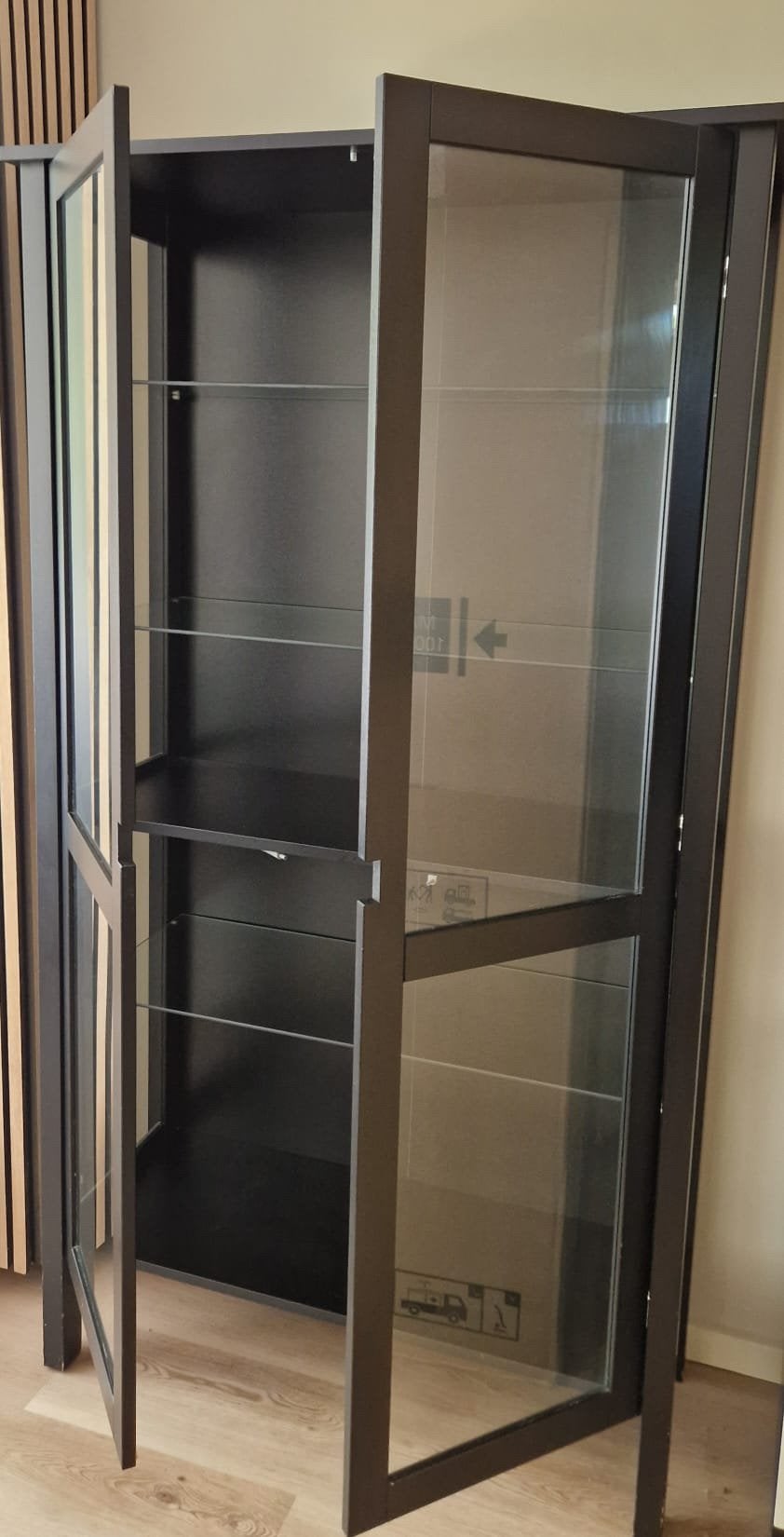 Ikea vitrinekast 2-deurs. Ophalen A'dam Rai, Ophalen, 50 tot 100 cm, Zo goed als nieuw, 150 tot 200 cm