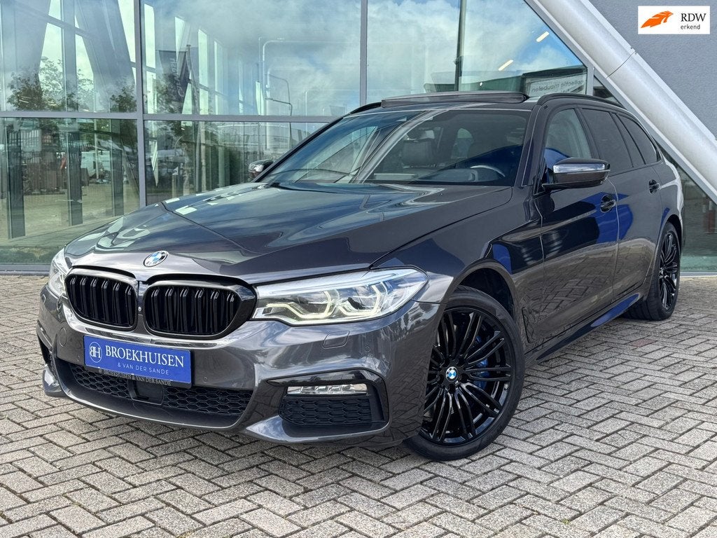 BMW 5-serie Touring 540d xDrive High Executive M-Sport 320pk, Auto's, BMW, Automaat, Gebruikt, 2993 cc, 2000 kg