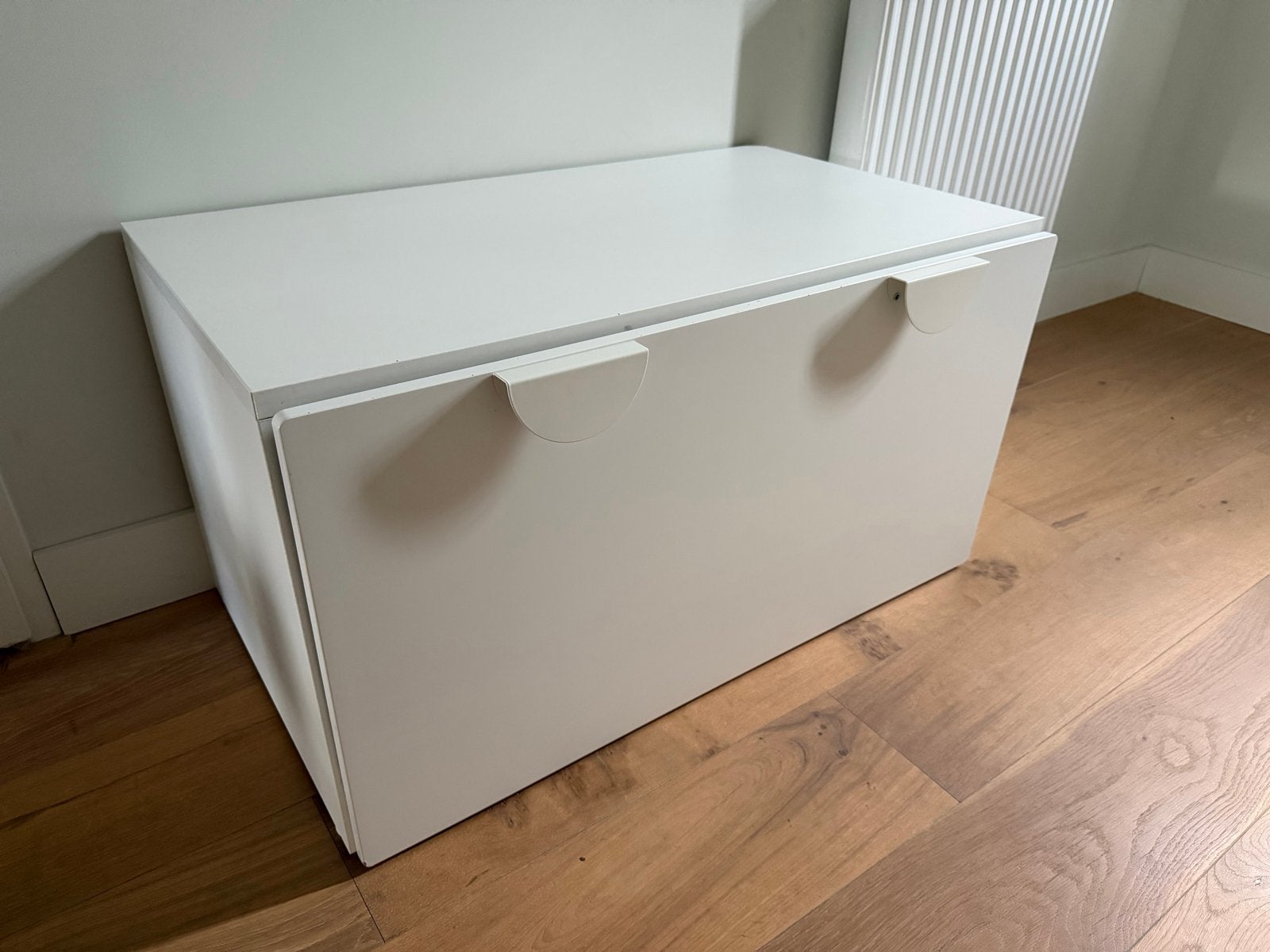Ikea Smastad speelgoedkist met bank 90x52x48., Huis en Inrichting, Ophalen, 1 of 2 laden, 50 tot 100 cm, Zo goed als nieuw