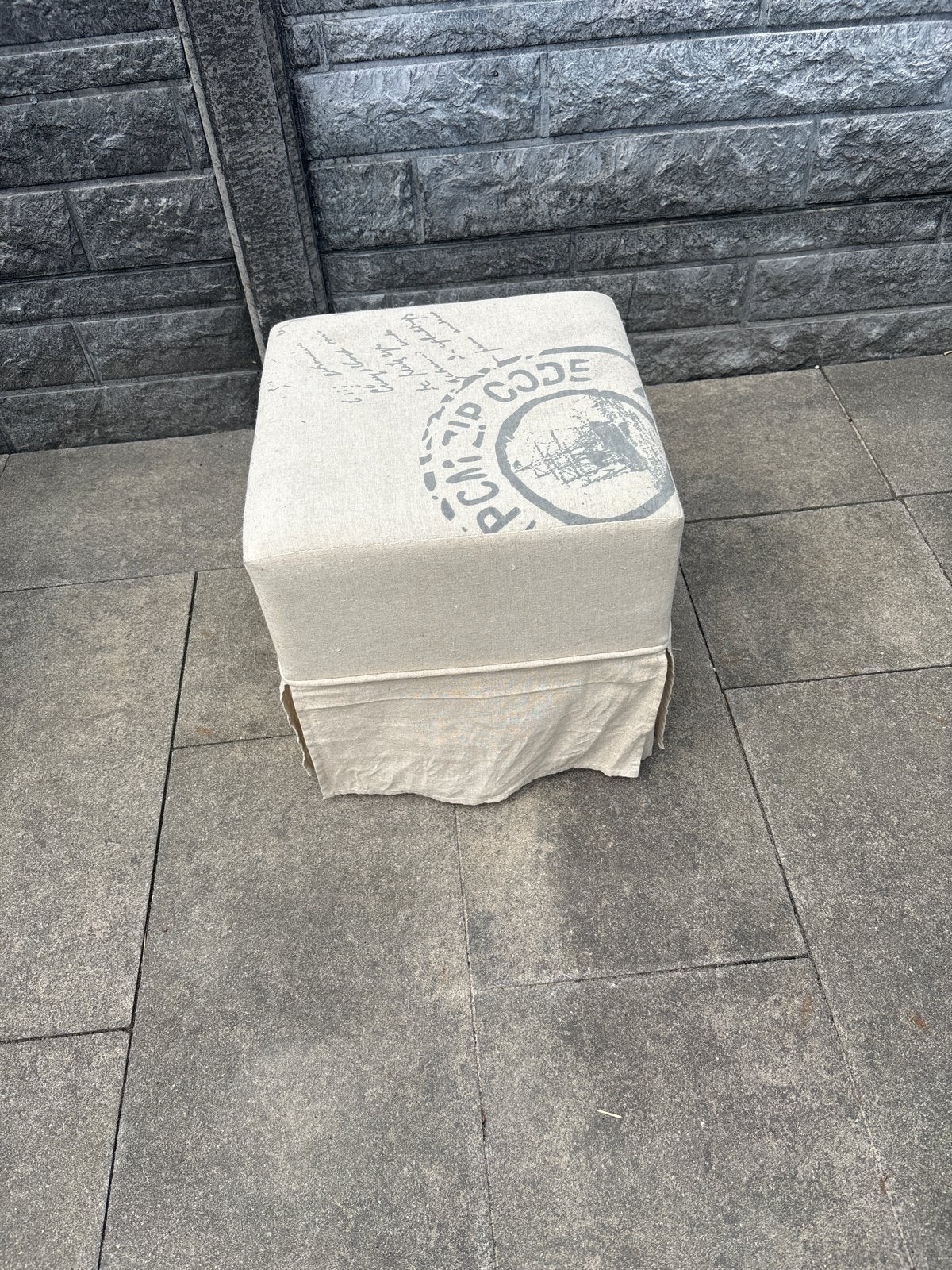 Stoffen poef met print - Vintage stijl, Huis en Inrichting, Banken | Voetenbanken en Poefen, Ophalen, Minder dan 50 cm, Gebruikt