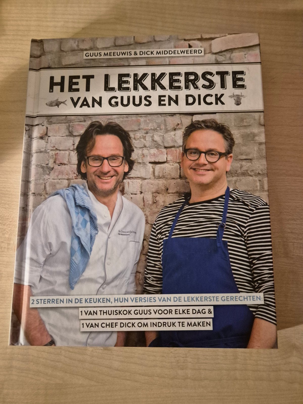 Kookboek "Het lekkerste van Guus en Dick" **zgan**, Ophalen of Verzenden, Zo goed als nieuw