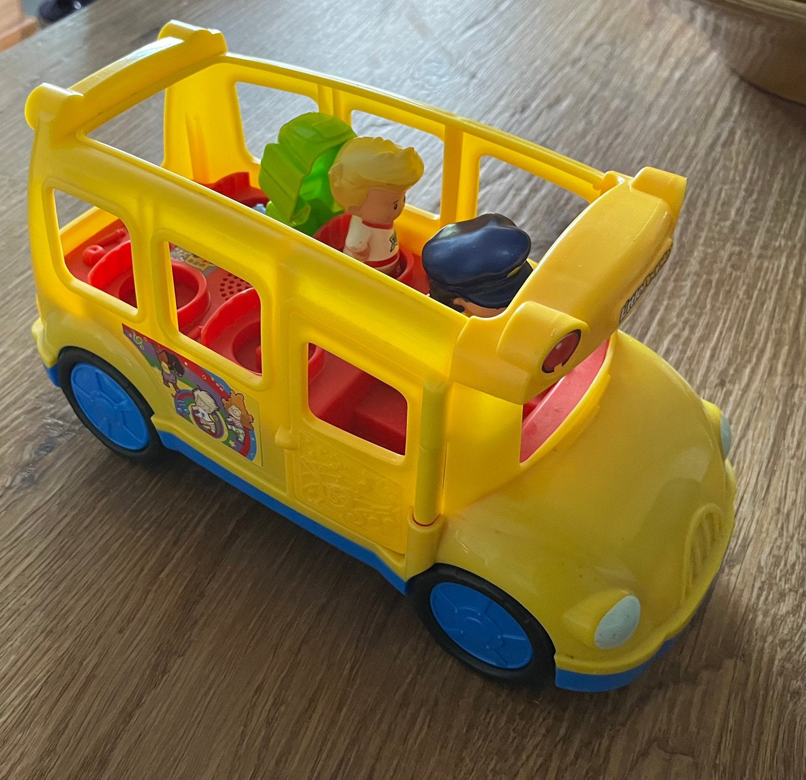 Schoolbus Little people, Ophalen