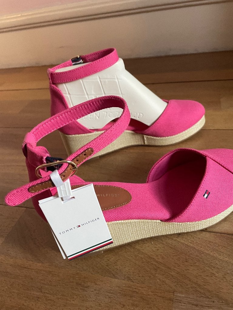 Roze Tommy Hilfiger wedges maat 37, Ophalen, Overige typen, Nieuw, Roze