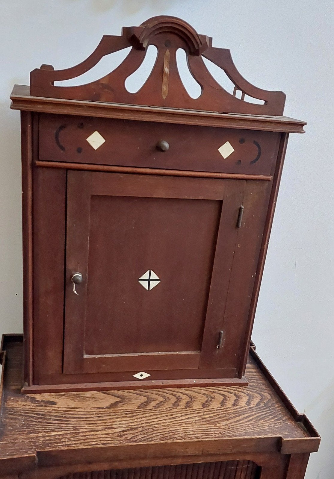 Heel mooi oud, Art-deco (stijl), hangkastje, Antiek en Kunst, Ophalen of Verzenden