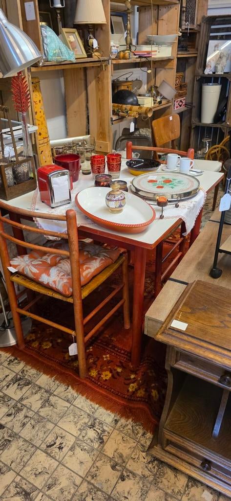 Vintage eetkamerstoelen en tafeltje, Ophalen