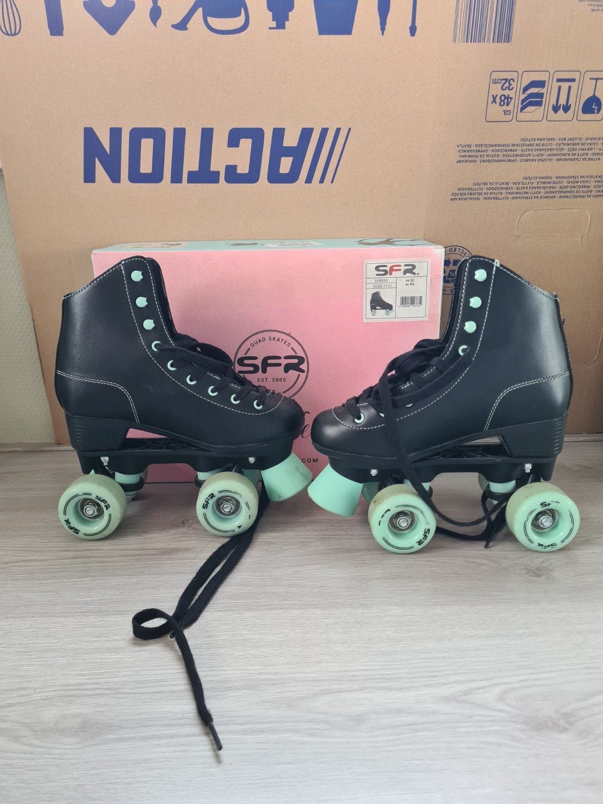 black and light blue rollerskates (quad skates) SFR skates, Gebruikt, Inline skates 4 wielen, Dames, Ophalen
