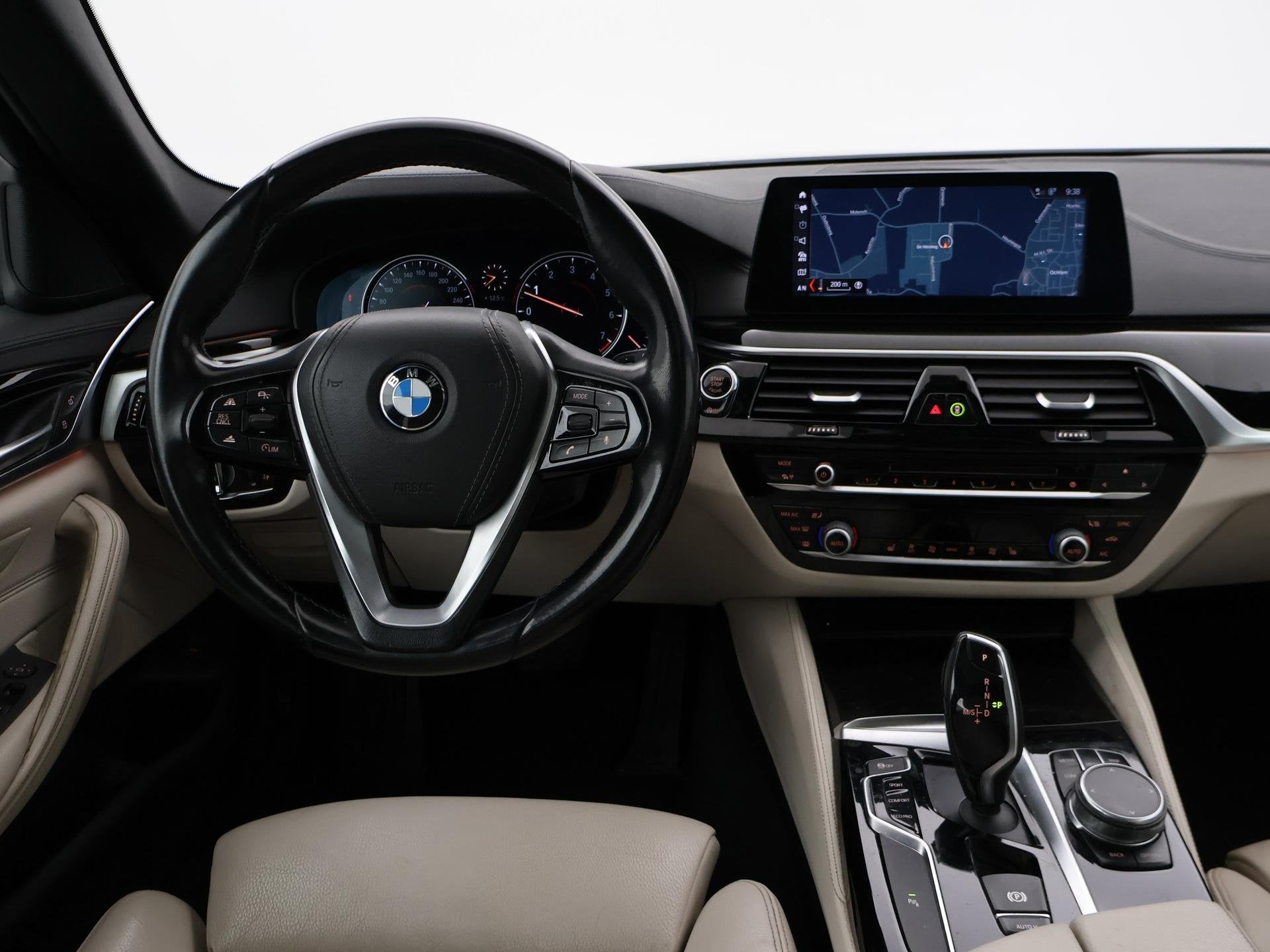 BMW 5-serie Touring 520i H.E. 184 PK AUT. LUXURY LINE + COMF, Auto's, Automaat, 1998 cc, Achterwielaandrijving, Gebruikt