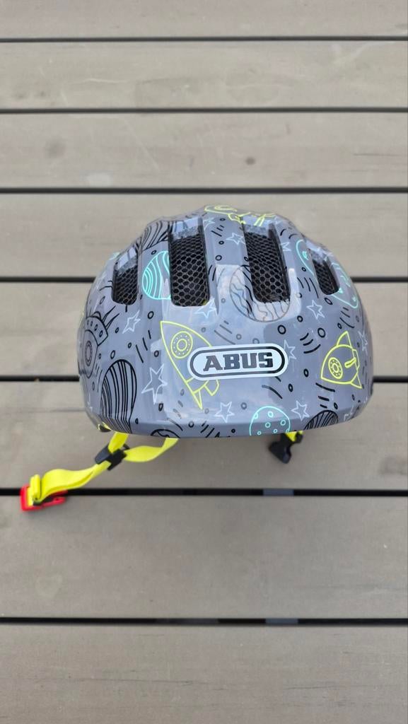 ABUS Fietshelm Kinderen - hoofdomtrek 50-55cm, Jongen of Meisje, Overige maten, Ophalen of Verzenden, Zo goed als nieuw