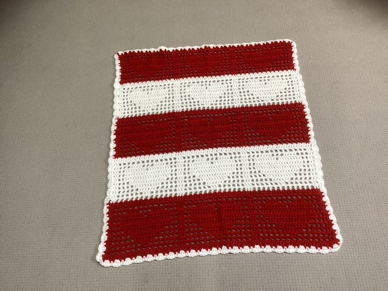 Nieuw Gehaakt Dekentje / Sprei - Rood/Wit, Kinderen en Baby's, Nieuw, Ophalen of Verzenden, Handgemaakt, Wieg
