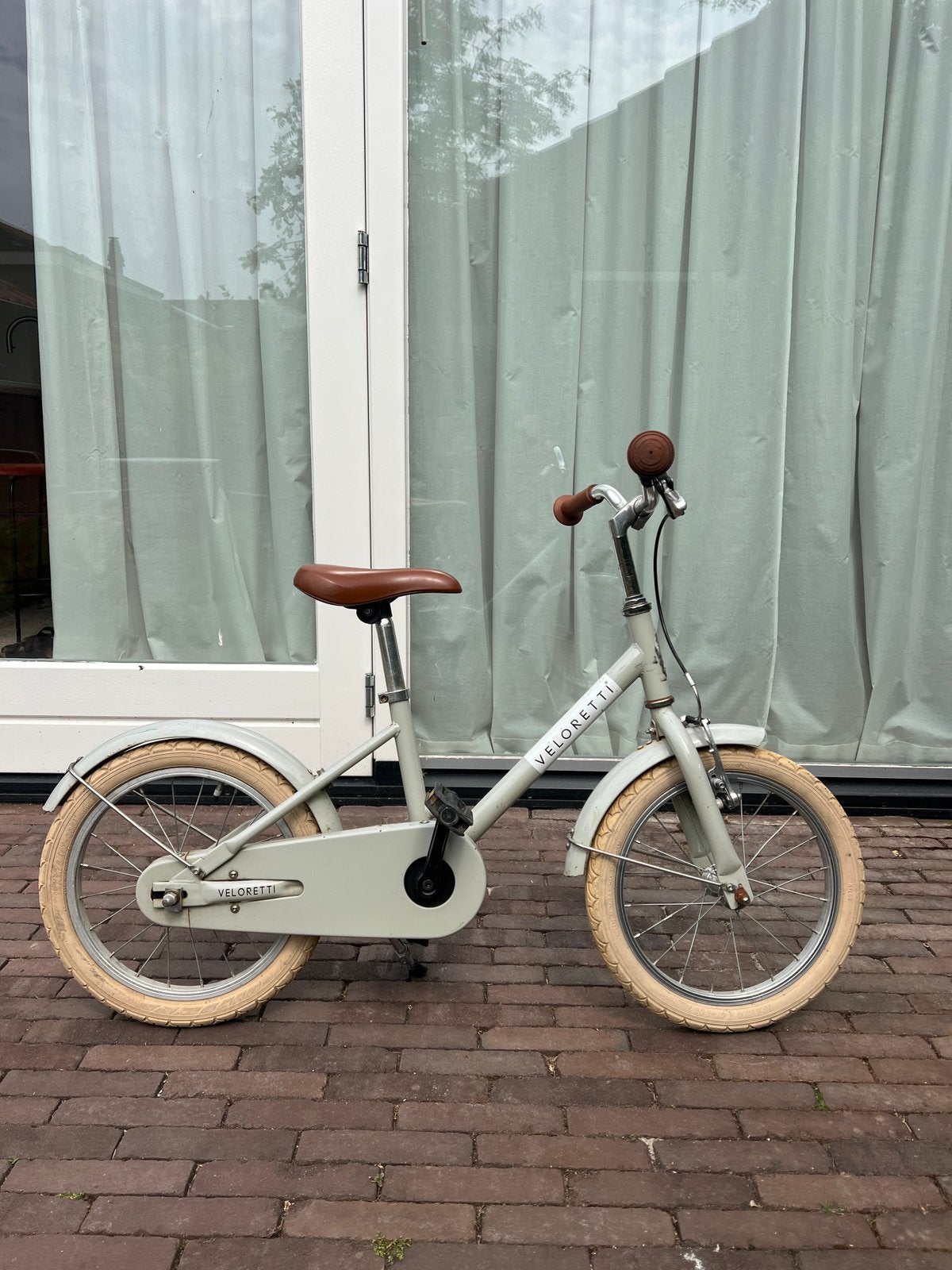 Veloretti Maxi kinderfiets 16 inch – Pebble Grey, Ophalen, Zo goed als nieuw, Terugtraprem, 16 tot 20 inch