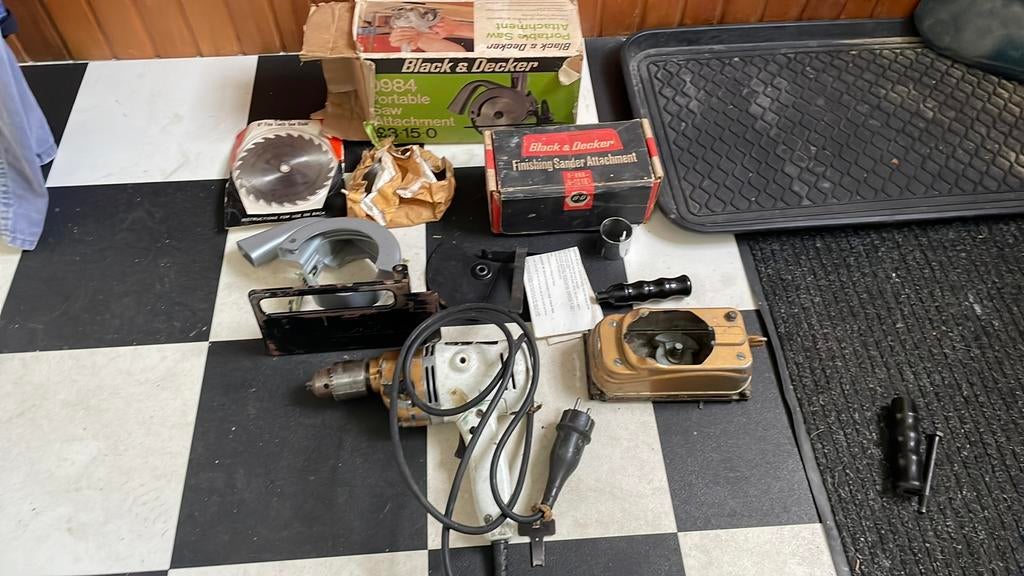 Black & Decker - nostalgische boorgereedschap met toebehoren, Doe-het-zelf en Verbouw, Ophalen, Gebruikt