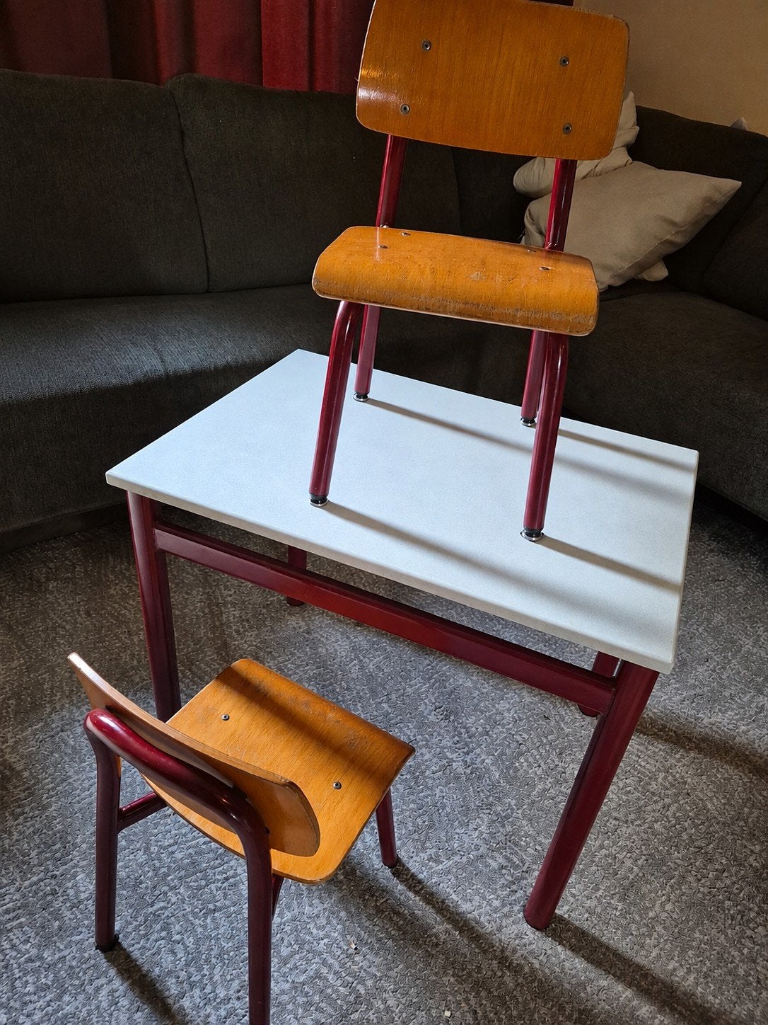 Vintage kindertafeltje met 2 stoeltjes, Kinderen en Baby's, Kinderkamer | Tafels en Stoelen, Ophalen, Tafel(s) en Stoel(en)