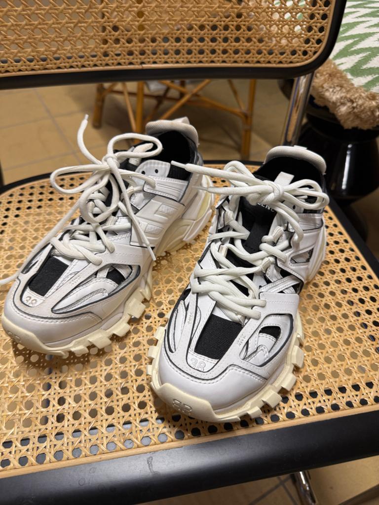Balenciaga sneakers mt 38 nooit gedragen, Ophalen, Zo goed als nieuw, Zwart, Sneakers of Gympen