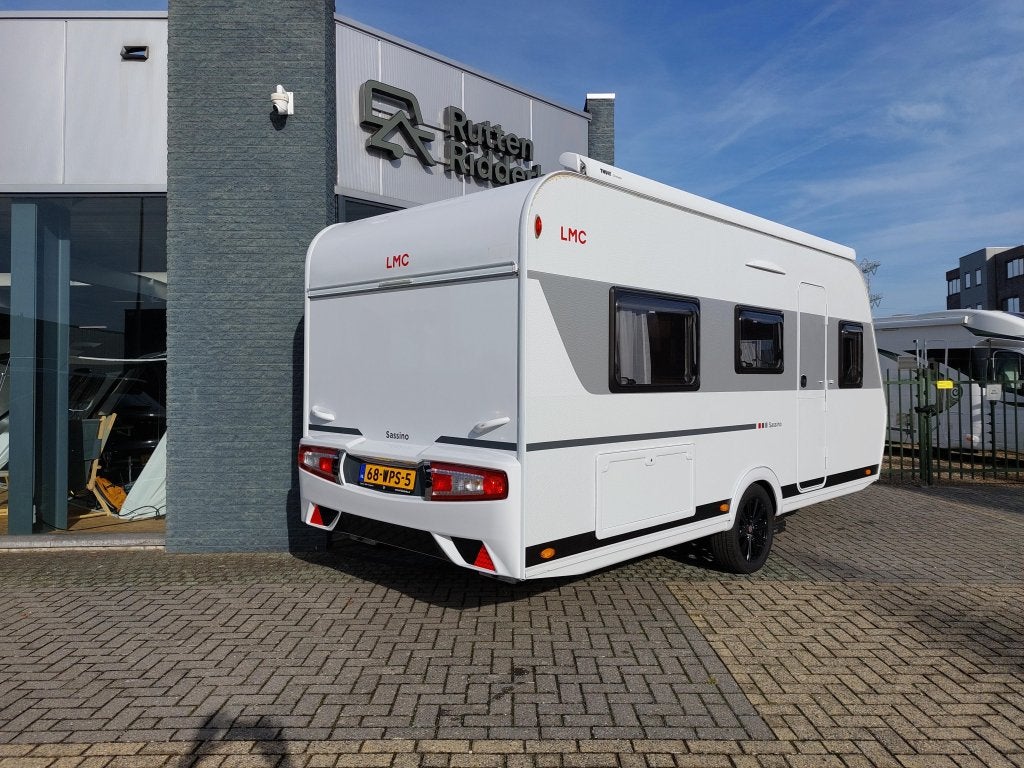 LMC Sassino 460 E, Caravans en Kamperen, Standaardzit, Bedrijf, Lengtebed, 5 tot 6 meter