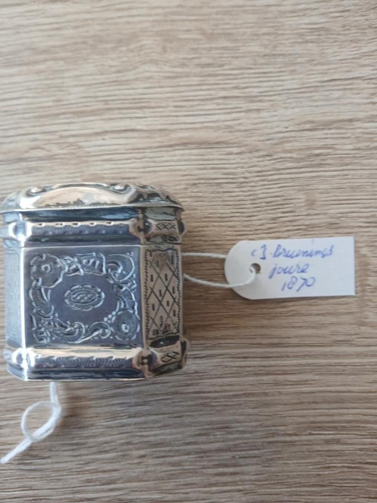 Antiek loderein doosje met gravures, Antiek en Kunst, Ophalen of Verzenden