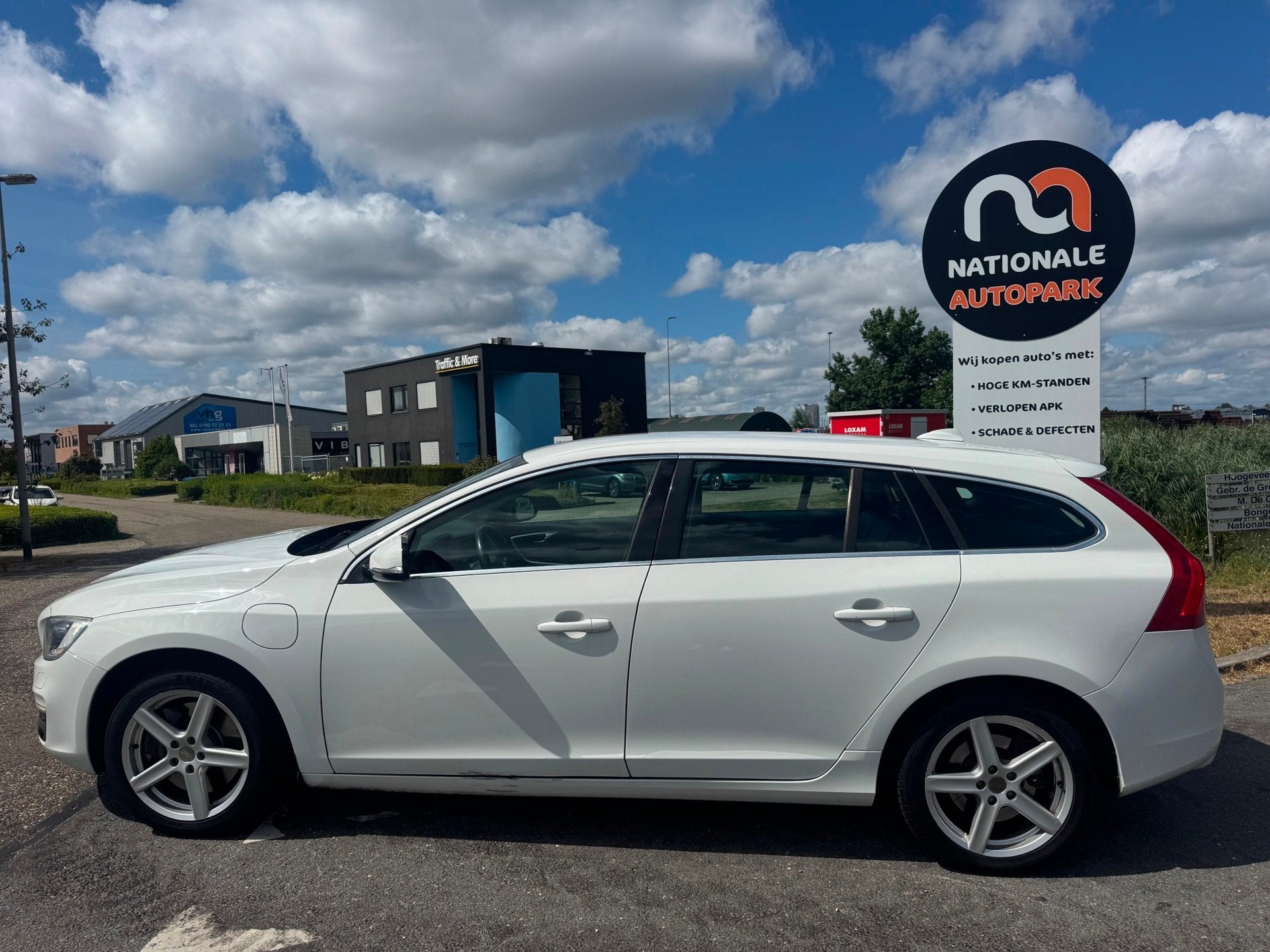 Volvo V60 | 2013 | 2.4 D6 AWD Plug-In Hybrid Summum | Automa, Auto's, Volvo, Automaat, Automatische klimaatregeling, Wit, Vierwielaandrijving