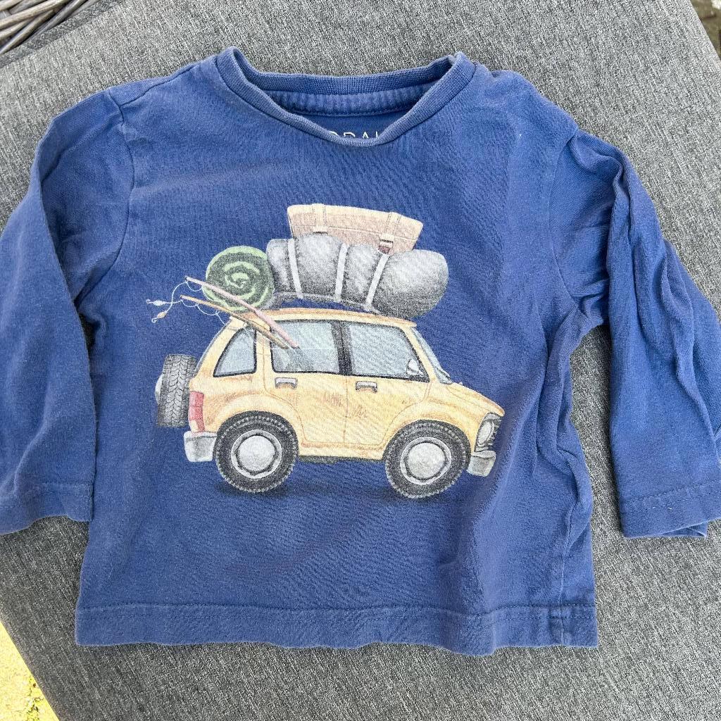 Mayoral blauwe longsleeve met gele auto - Maat 74, Gebruikt, Mayoral, Ophalen of Verzenden, Jongetje