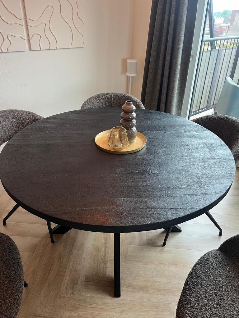 Eettafel rond zwart mangohout 135cm, Ophalen, Gebruikt, Rond, Vijf personen of meer