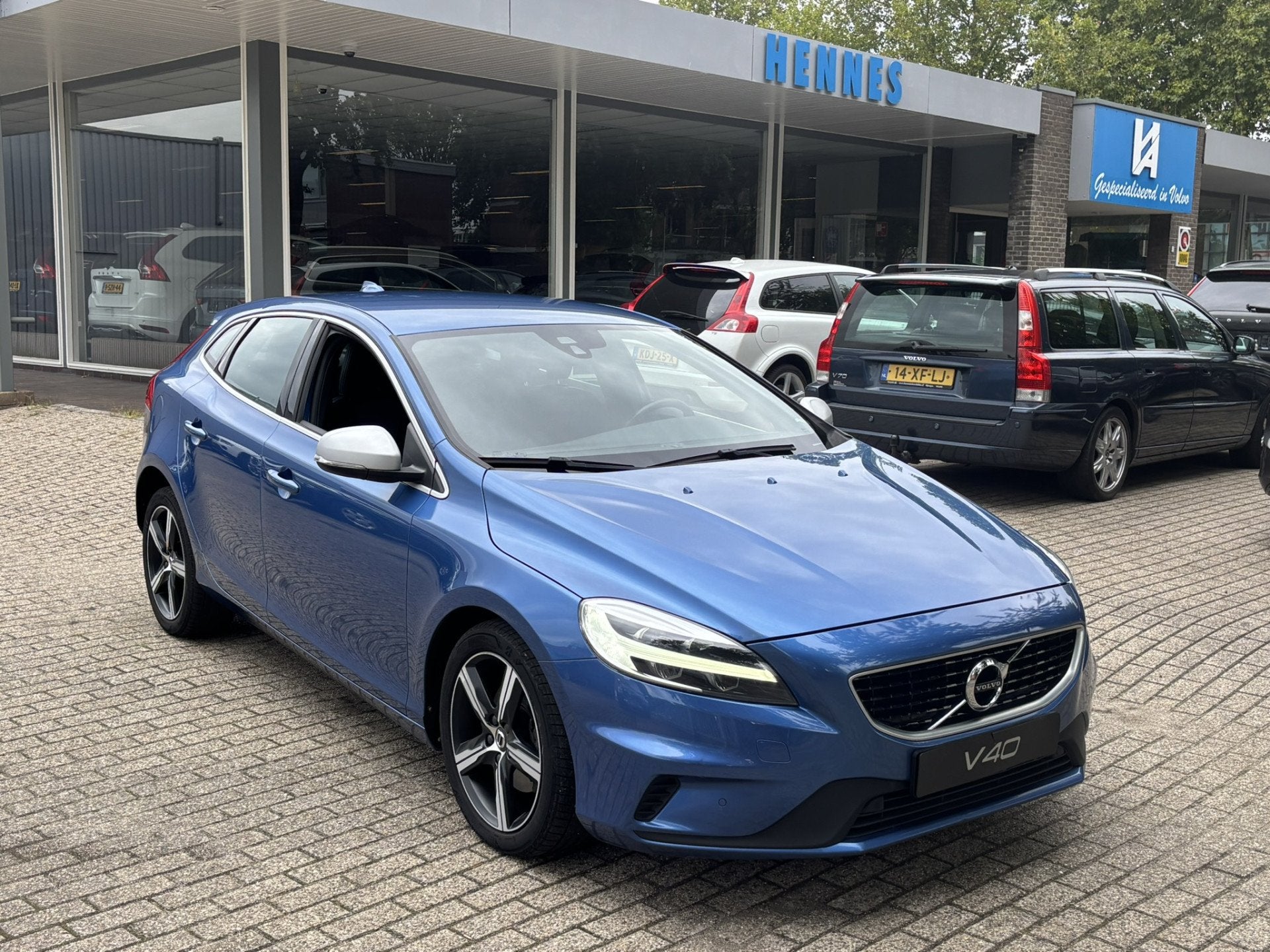 Volvo V40 2.0 T2 R-Design Stoelverwarming PDC On call, Voorwielaandrijving, Gebruikt, 4 cilinders, Blauw