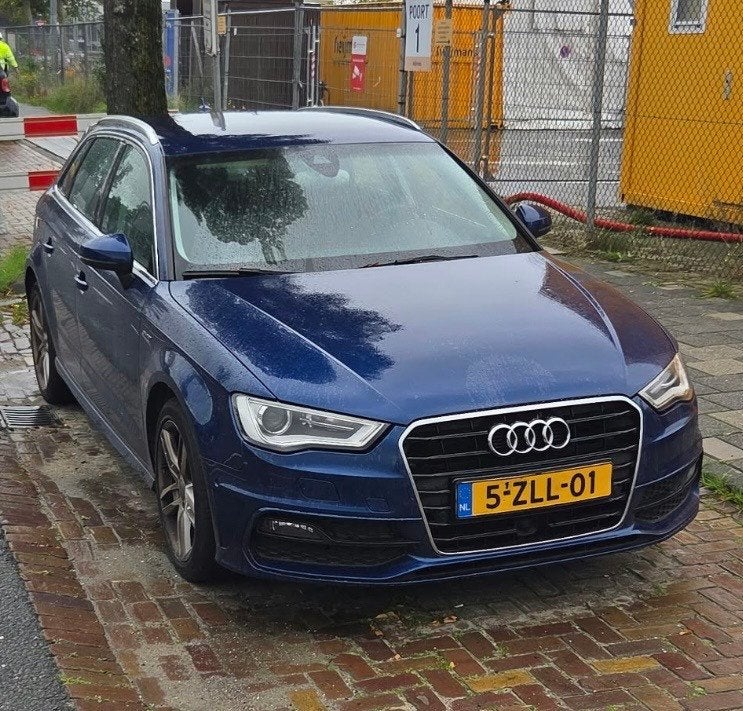 Audi A3 Sportback 1.4 TFSI Attraction g-tron GEARBOX BROKEN!, Auto's, Stof, Gebruikt, 4 cilinders, CNG (Aardgas)
