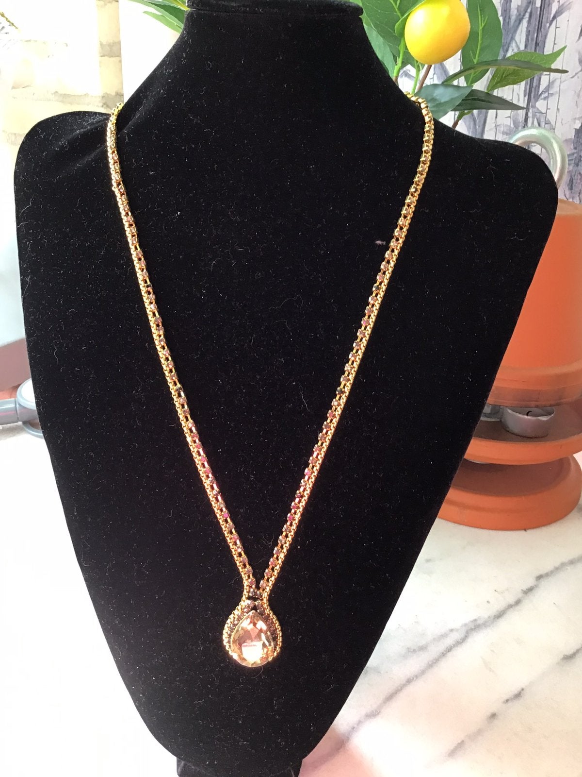Brocante ketting,vintage goud kleurige ketting met strass,, Verzenden, Gebruikt