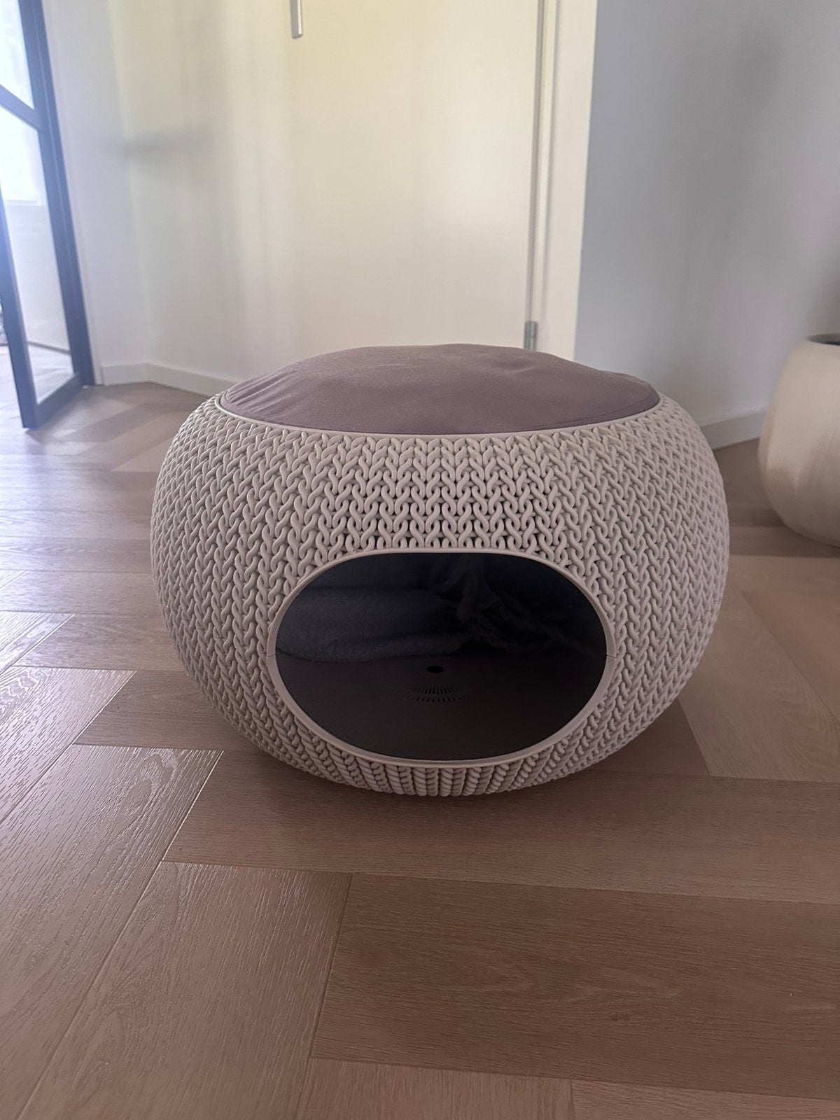 Stijlvol honden- of kattenhuisje | Beige | Curver cozy bed, Dieren en Toebehoren, Ophalen, Zo goed als nieuw