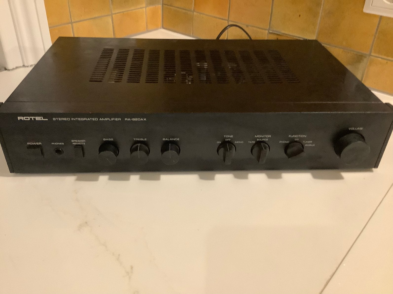 Rotel RA-820AX versterker, Overige merken, Ophalen of Verzenden, Zo goed als nieuw, Minder dan 60 watt