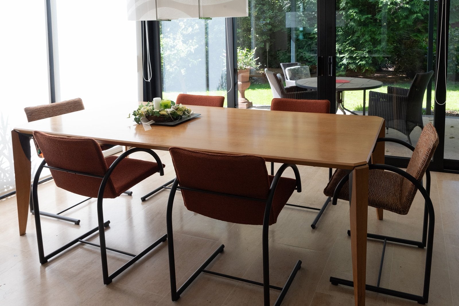 Gratis af te halen: Leolux eettafel, Ophalen, Zo goed als nieuw