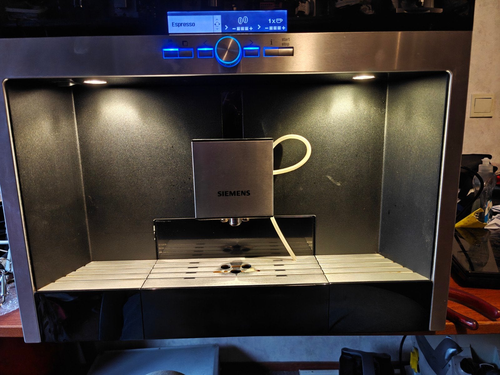 Siemens inbouw espressoapparaat - Zo goed als nieuw, Witgoed en Apparatuur, Ophalen, Espresso apparaat, Koffiebonen, Zo goed als nieuw