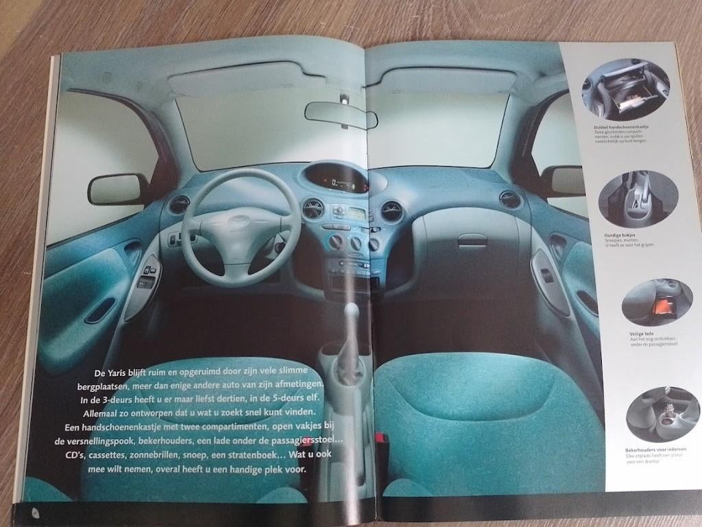 Toyota Yaris autofolder 1999, Ophalen of Verzenden, Nieuw, Toyota