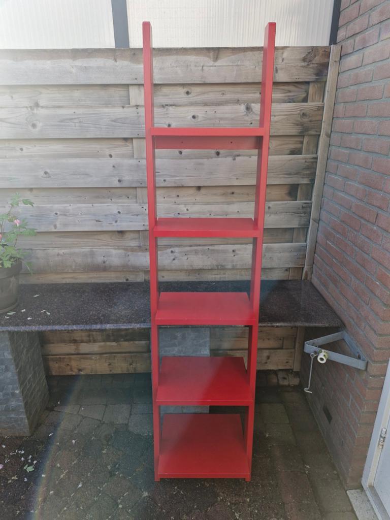 Rood ladderrek / wandrek met 5 planken, Ophalen, Gebruikt