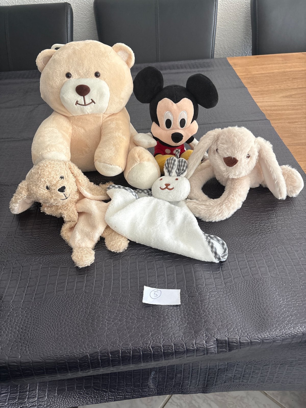 Knuffelbundel: Mickey Mouse, beer, konijnen en knuffeldoekje, Ophalen, Gebruikt, Disney, Beer