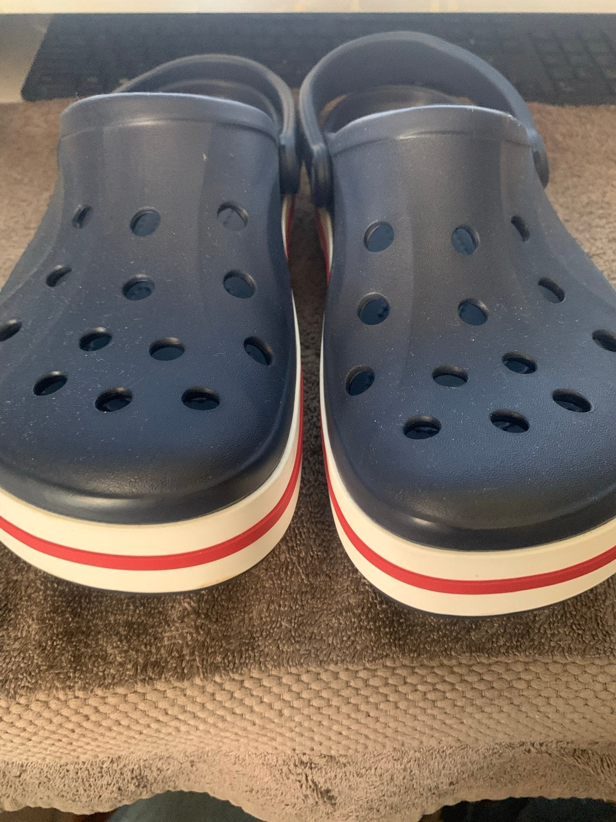Crocs Bayaband Clog Navy/Pepper - Maat 43-44, Ophalen, Nieuw, Blauw, Slippers
