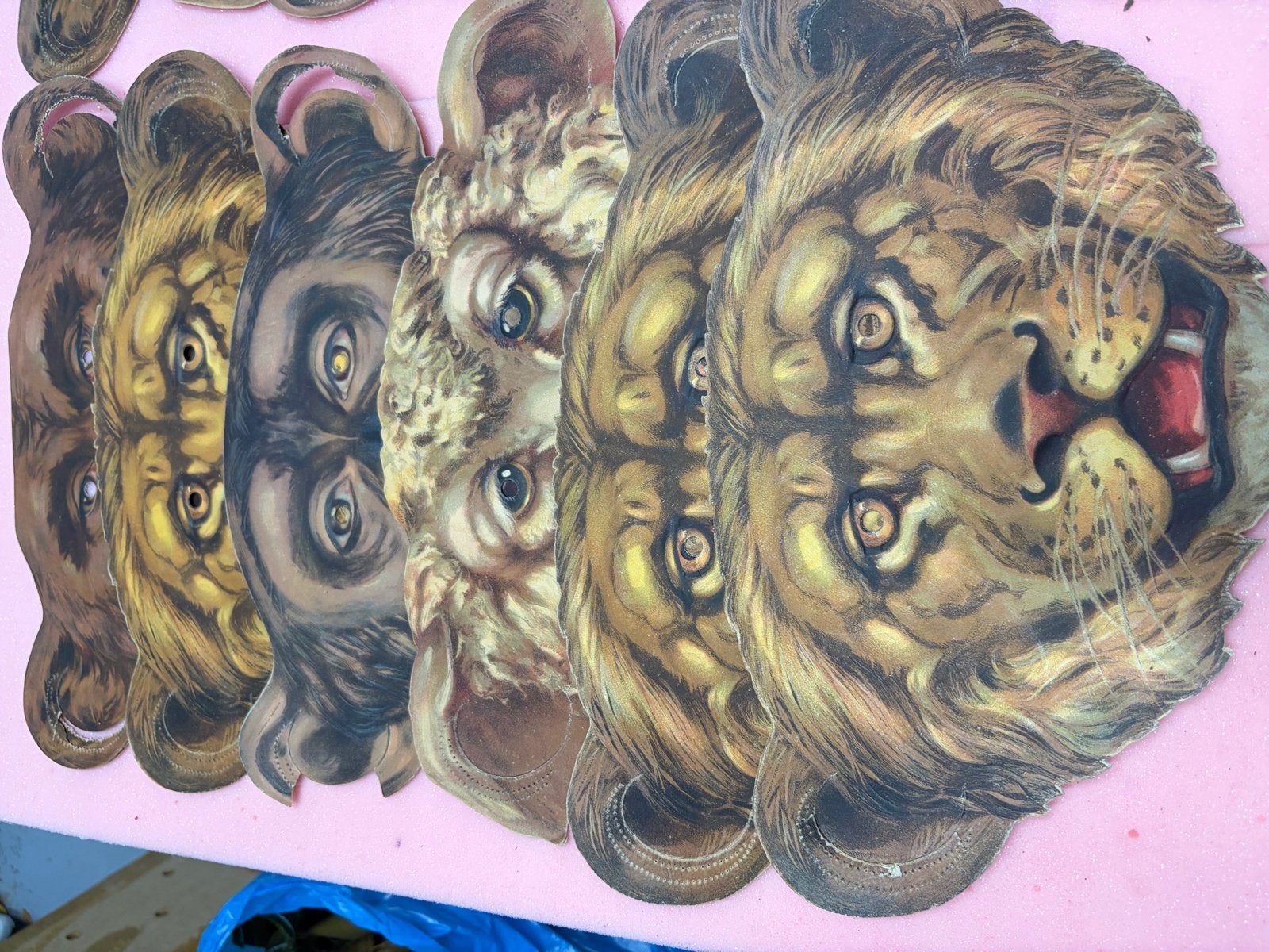 Antieke kartonnen maskers - Leeuwen en beren, Ophalen of Verzenden